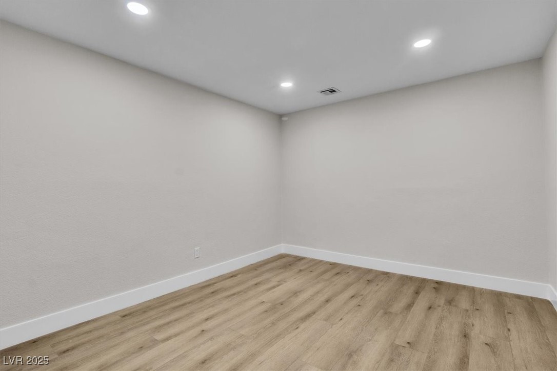 2504 Llewellyn Drive