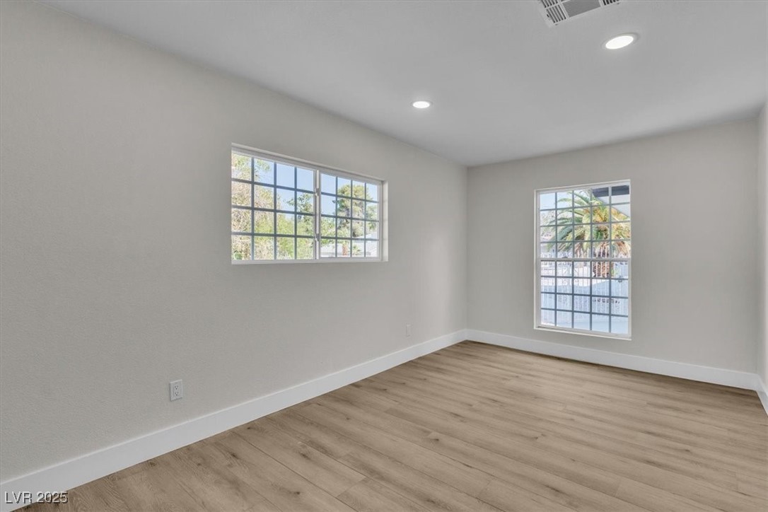 2504 Llewellyn Drive