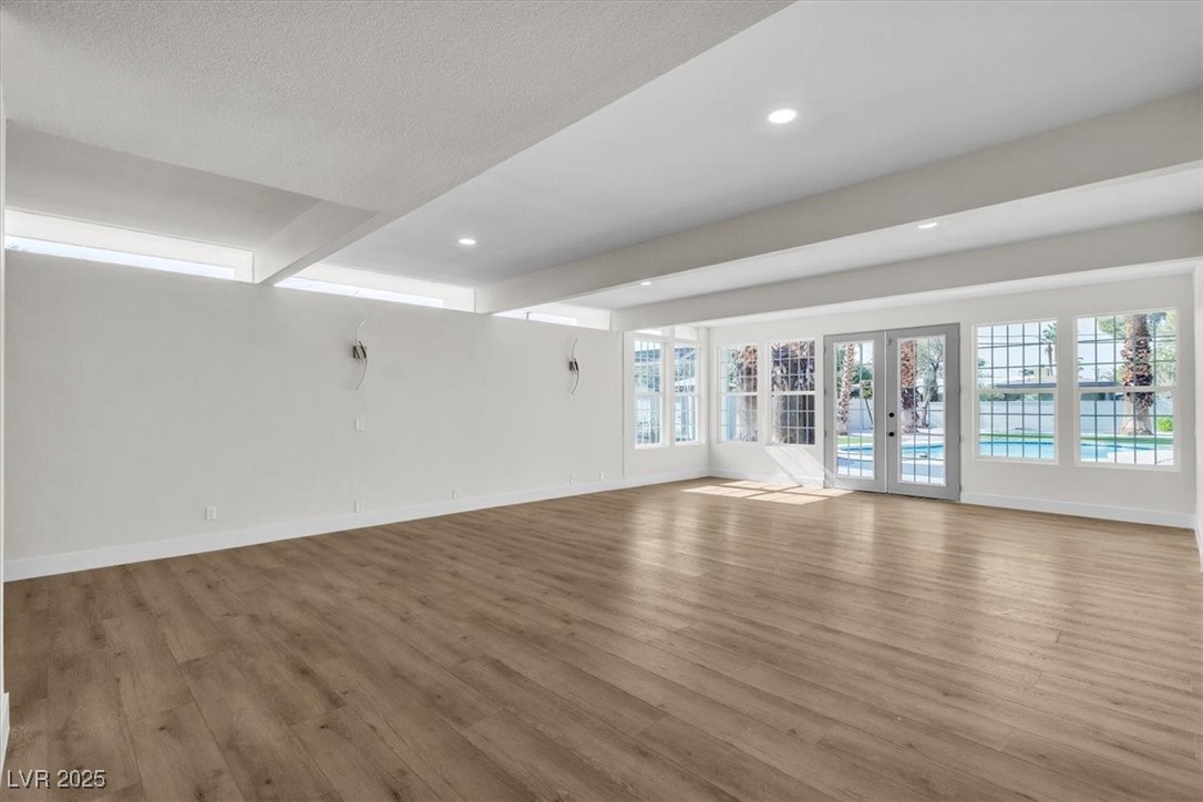 2504 Llewellyn Drive