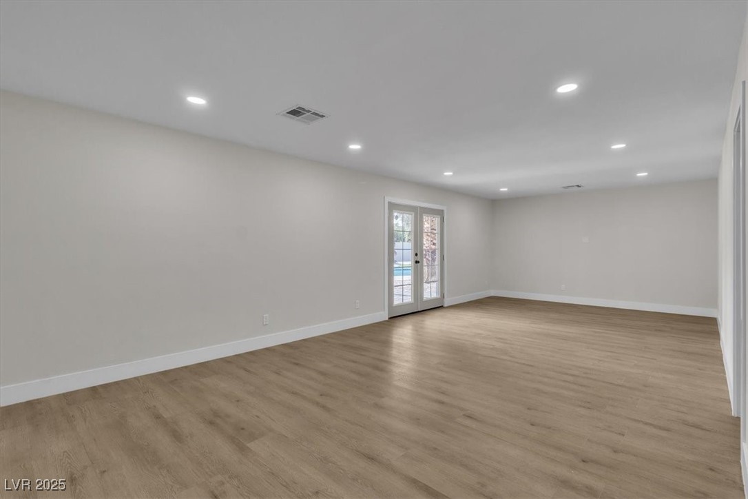 2504 Llewellyn Drive