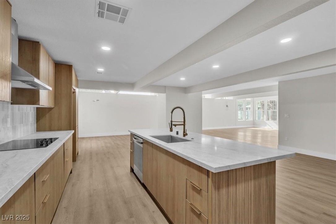 2504 Llewellyn Drive