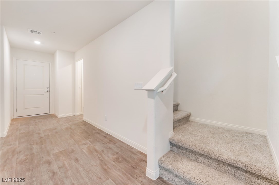 5672 Sapphire Shine Avenue