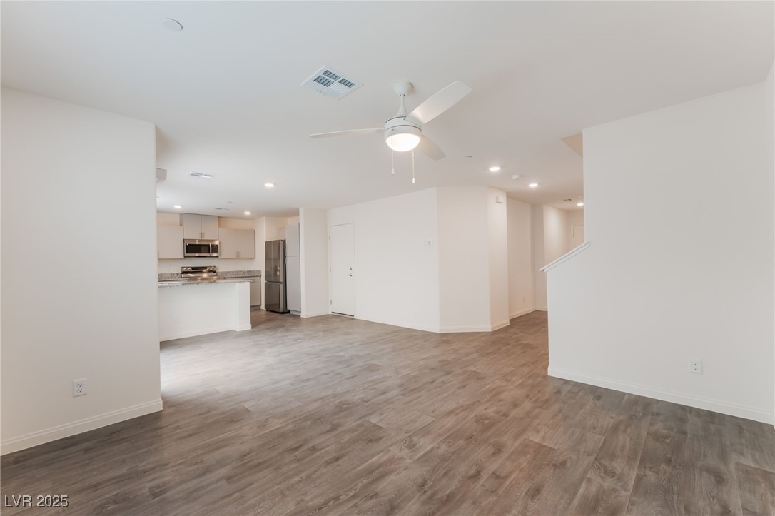 5672 Sapphire Shine Avenue