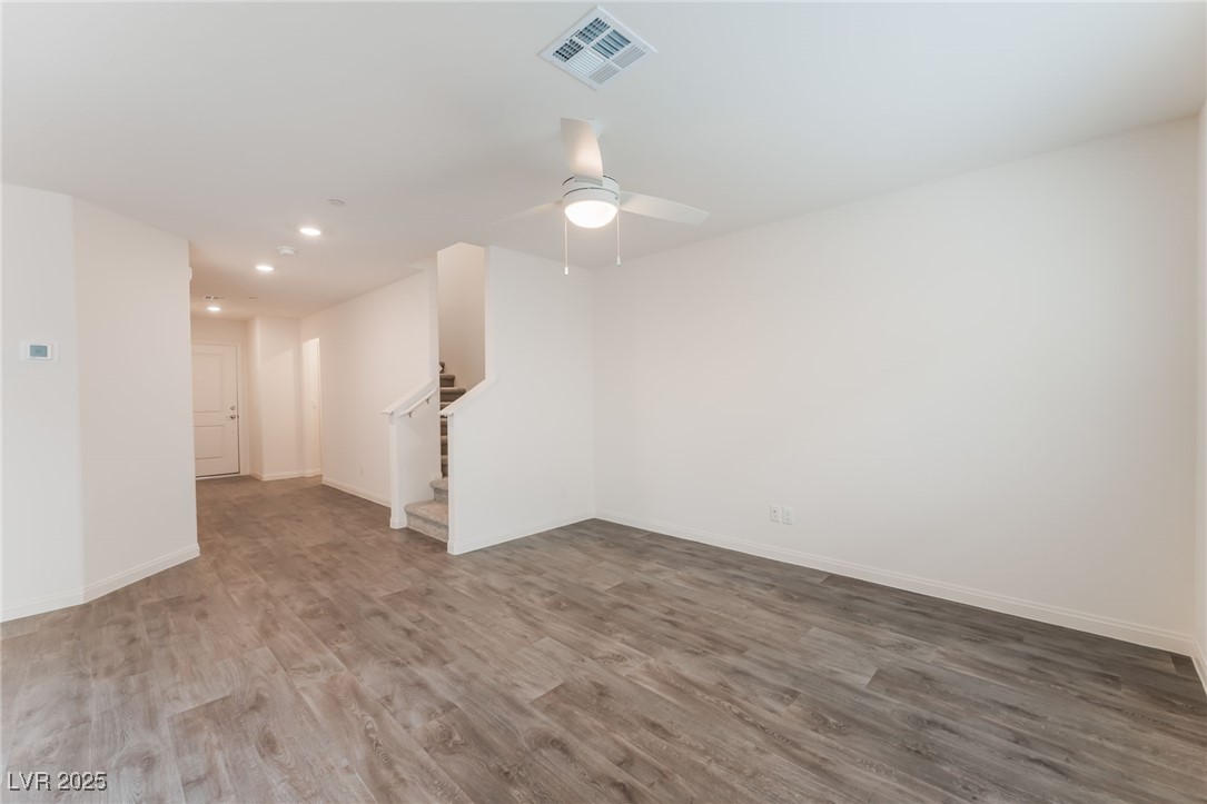 5672 Sapphire Shine Avenue