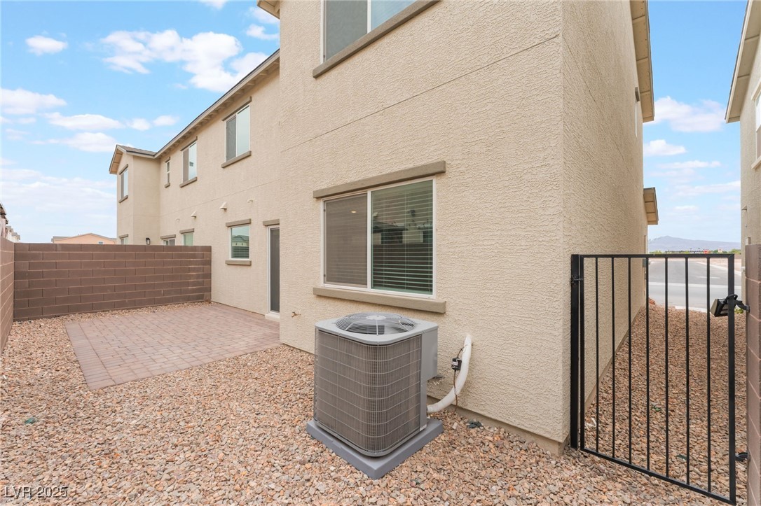 5672 Sapphire Shine Avenue