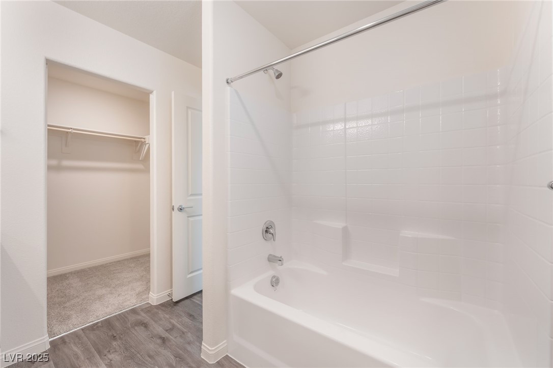 5672 Sapphire Shine Avenue