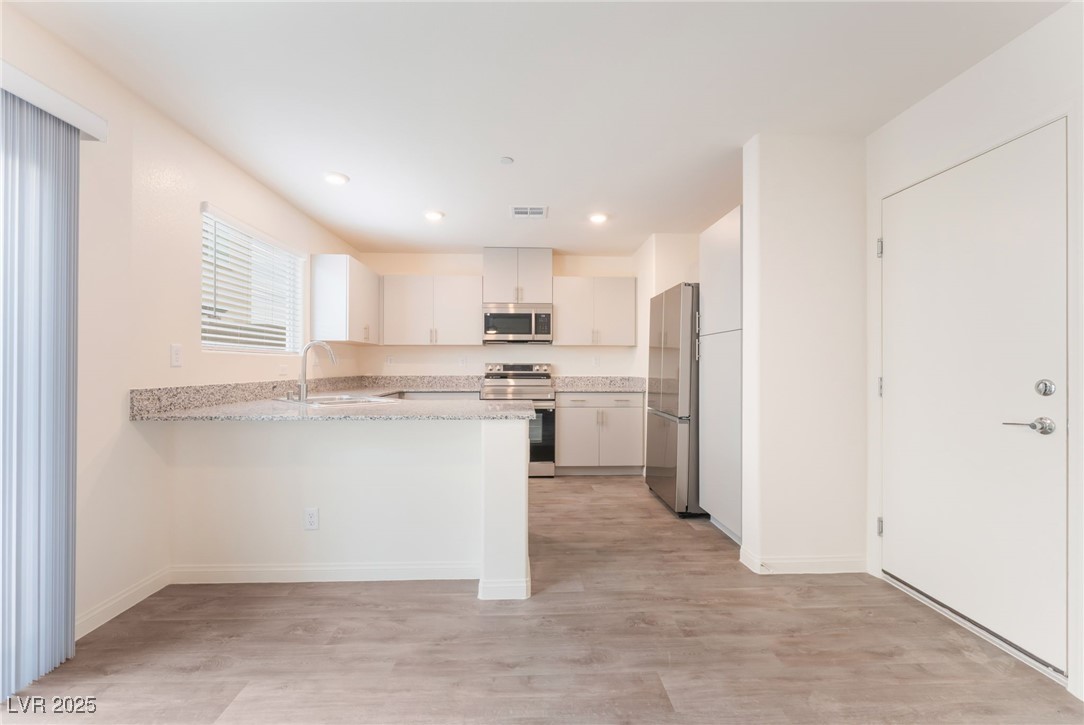 5672 Sapphire Shine Avenue