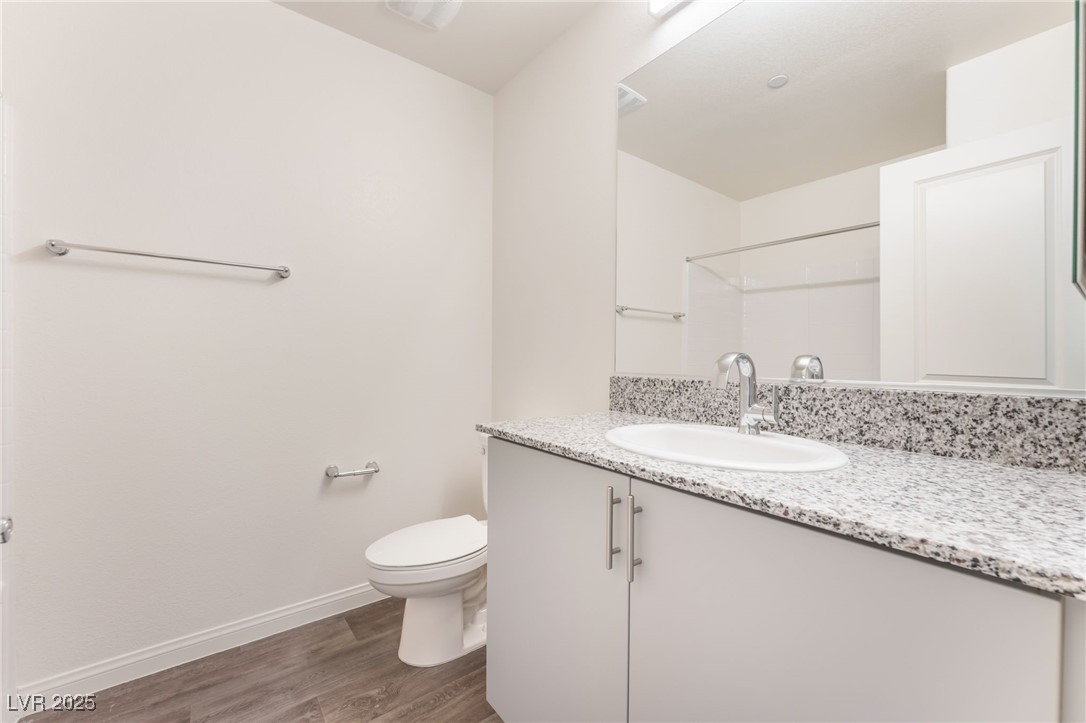 5672 Sapphire Shine Avenue