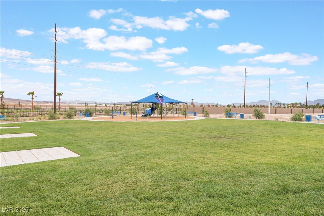 5672 Sapphire Shine Avenue