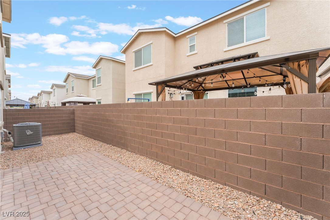 5672 Sapphire Shine Avenue