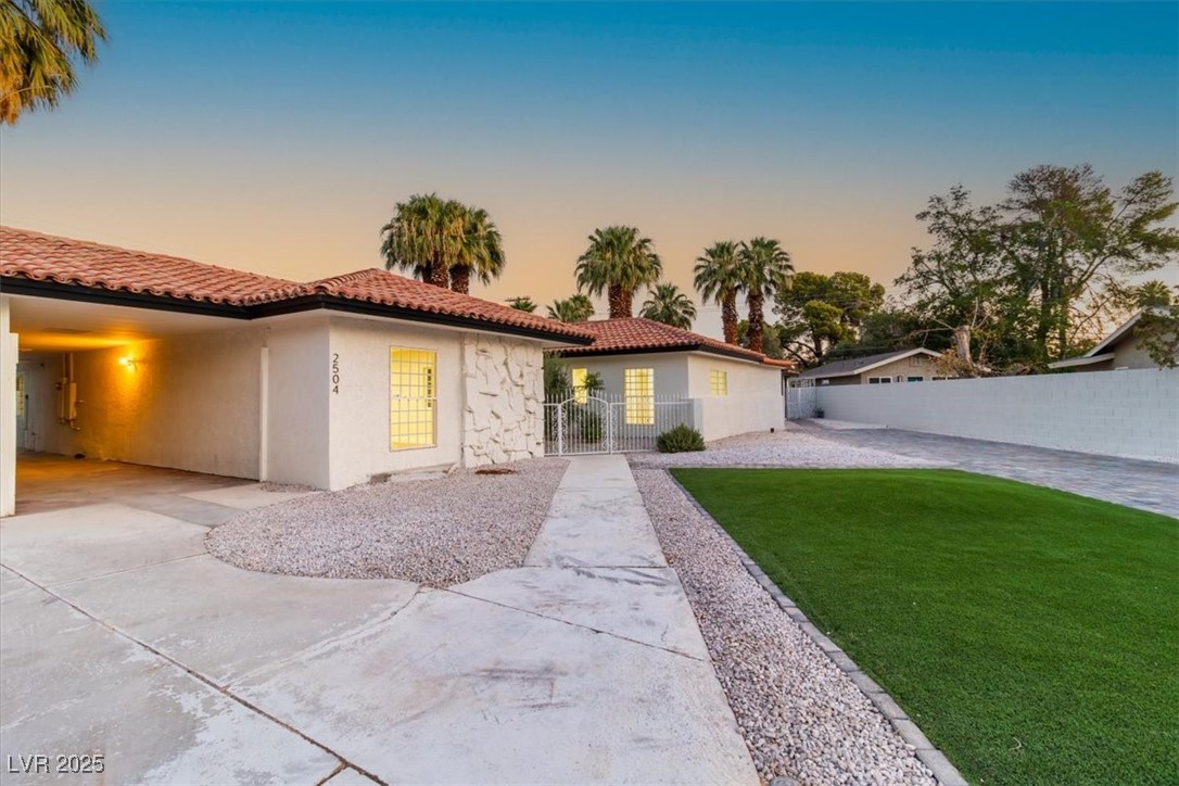 2504 Llewellyn Drive