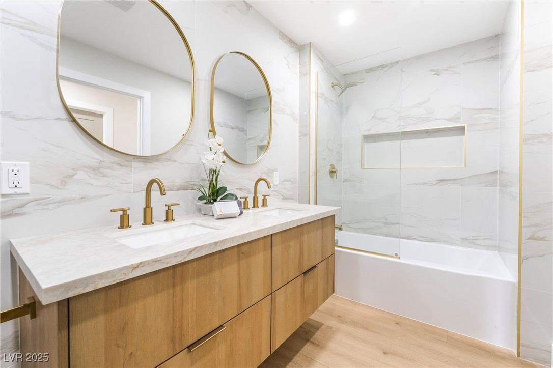 2504 Llewellyn Drive