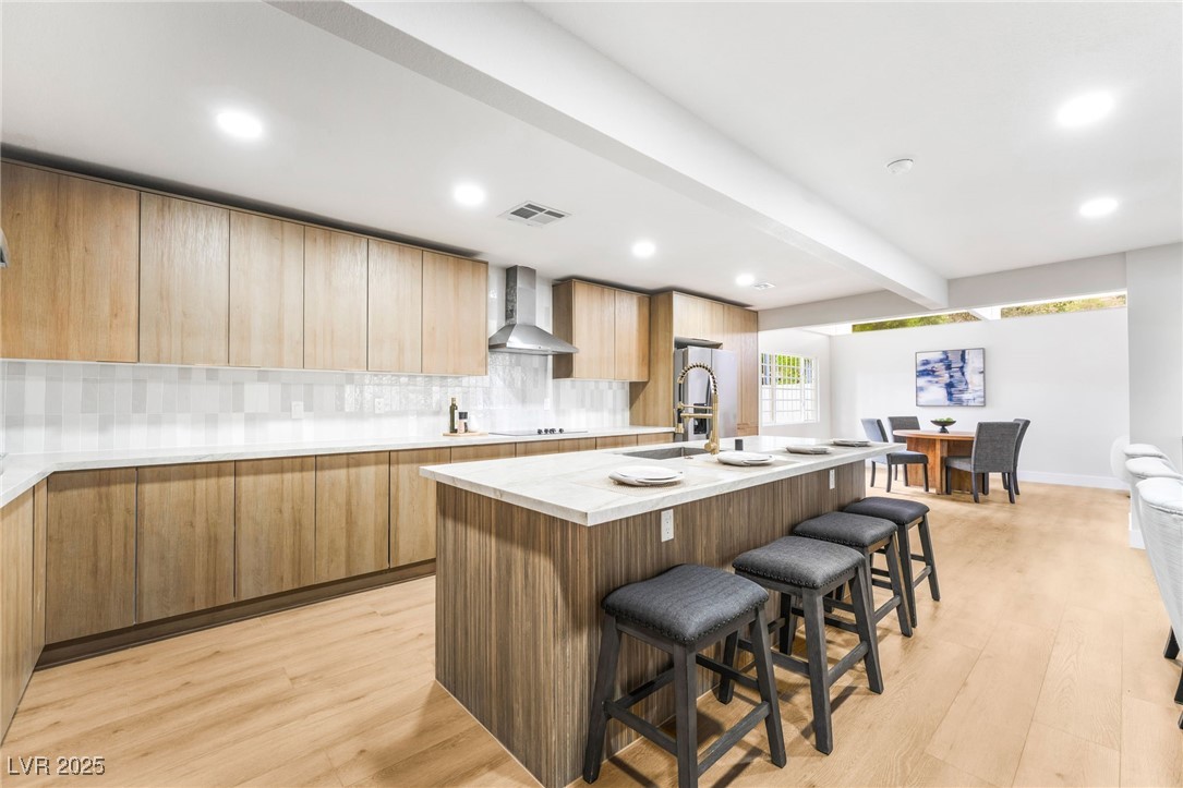 2504 Llewellyn Drive