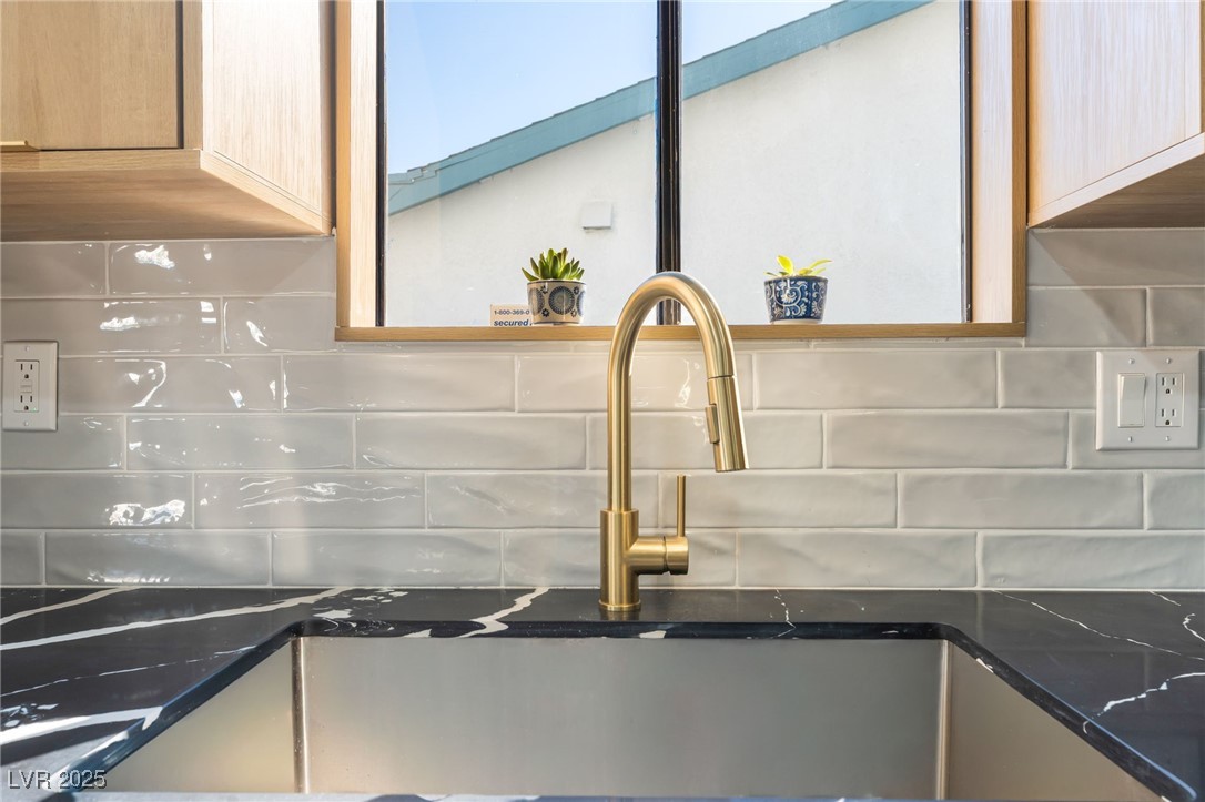 5500 Avenida Vaquero