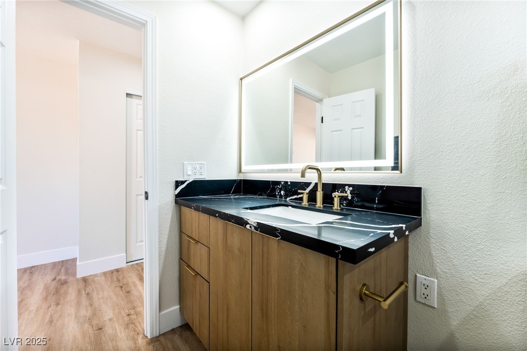 5500 Avenida Vaquero