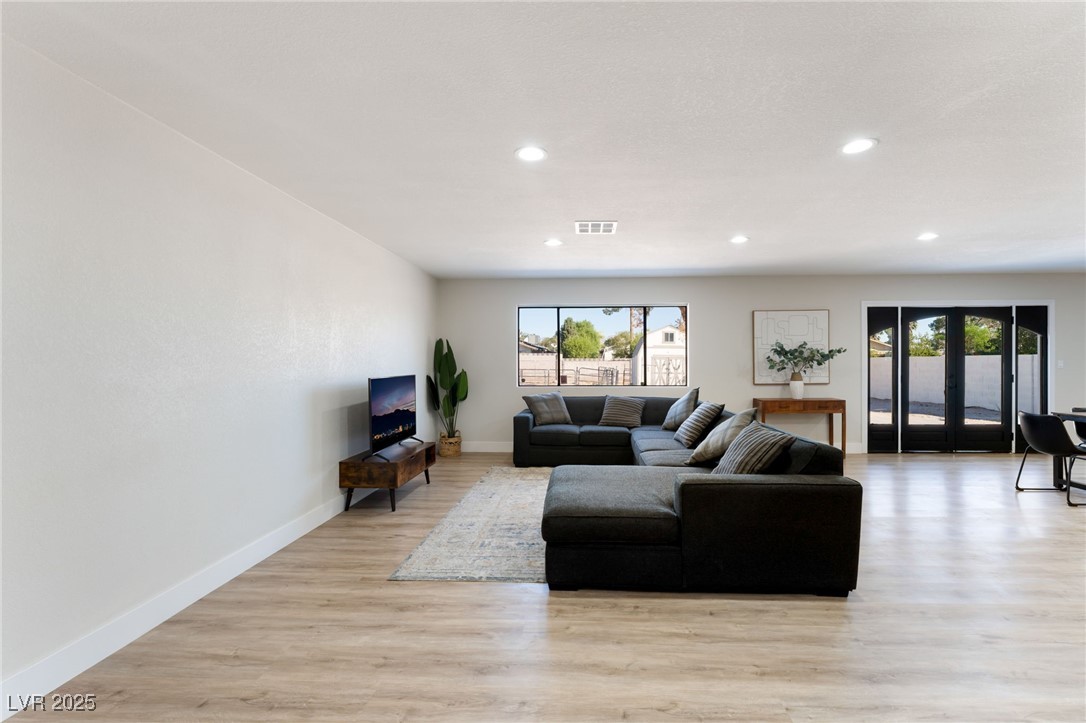 5500 Avenida Vaquero