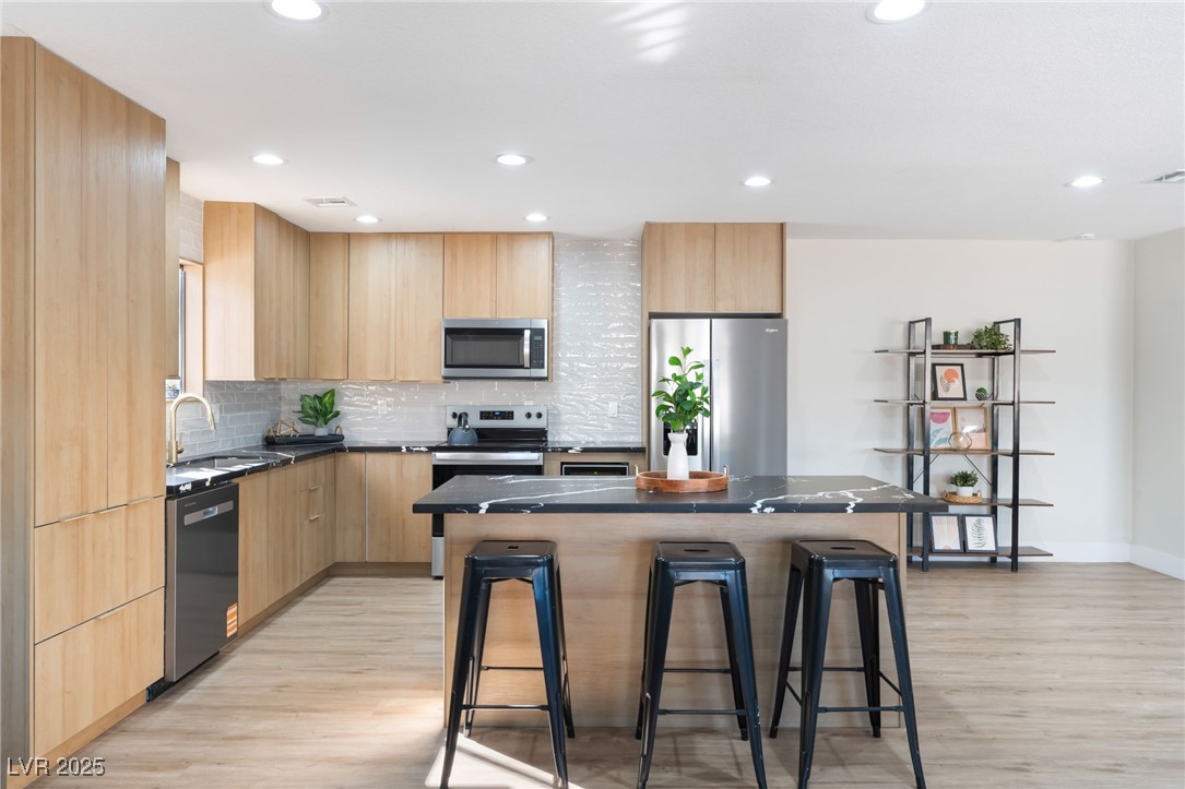 5500 Avenida Vaquero