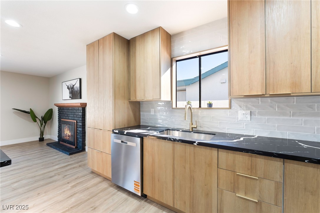 5500 Avenida Vaquero