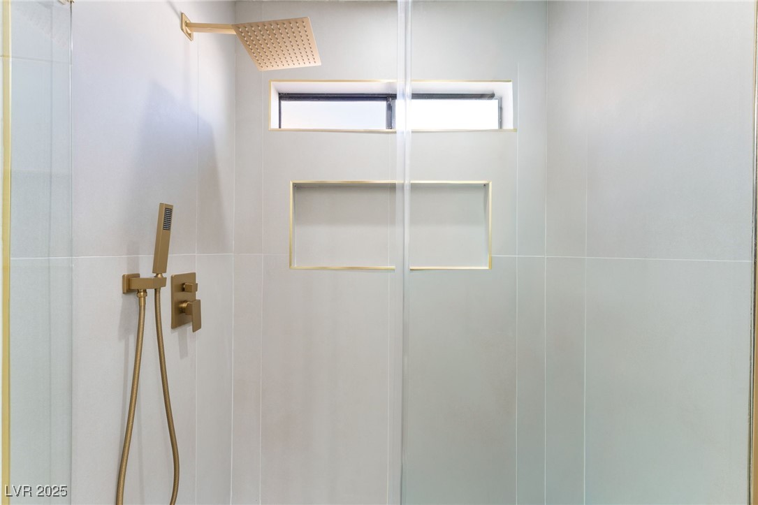 5500 Avenida Vaquero