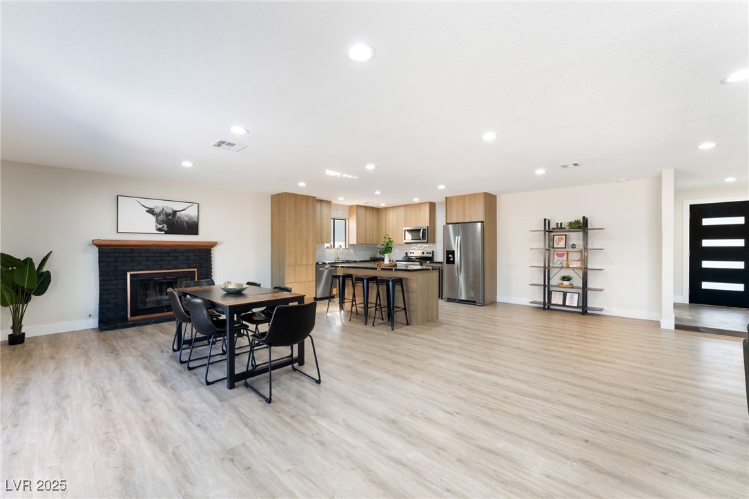 5500 Avenida Vaquero