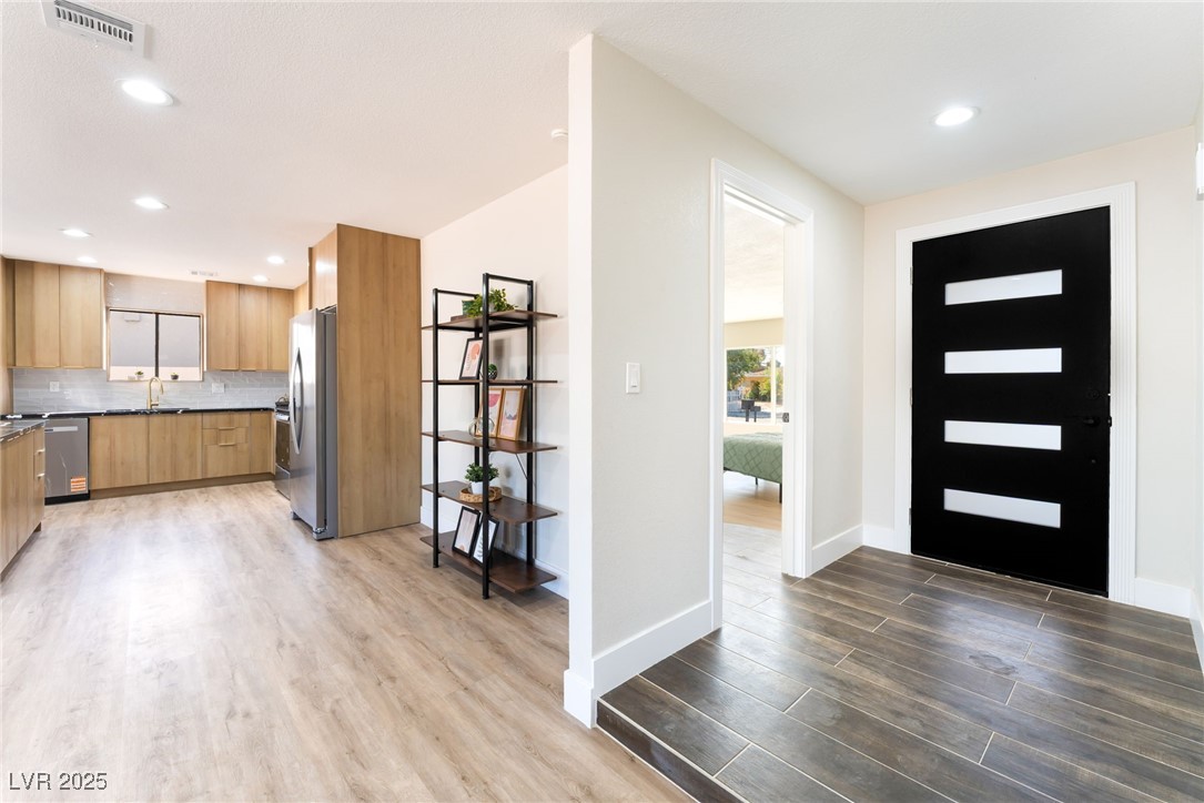 5500 Avenida Vaquero