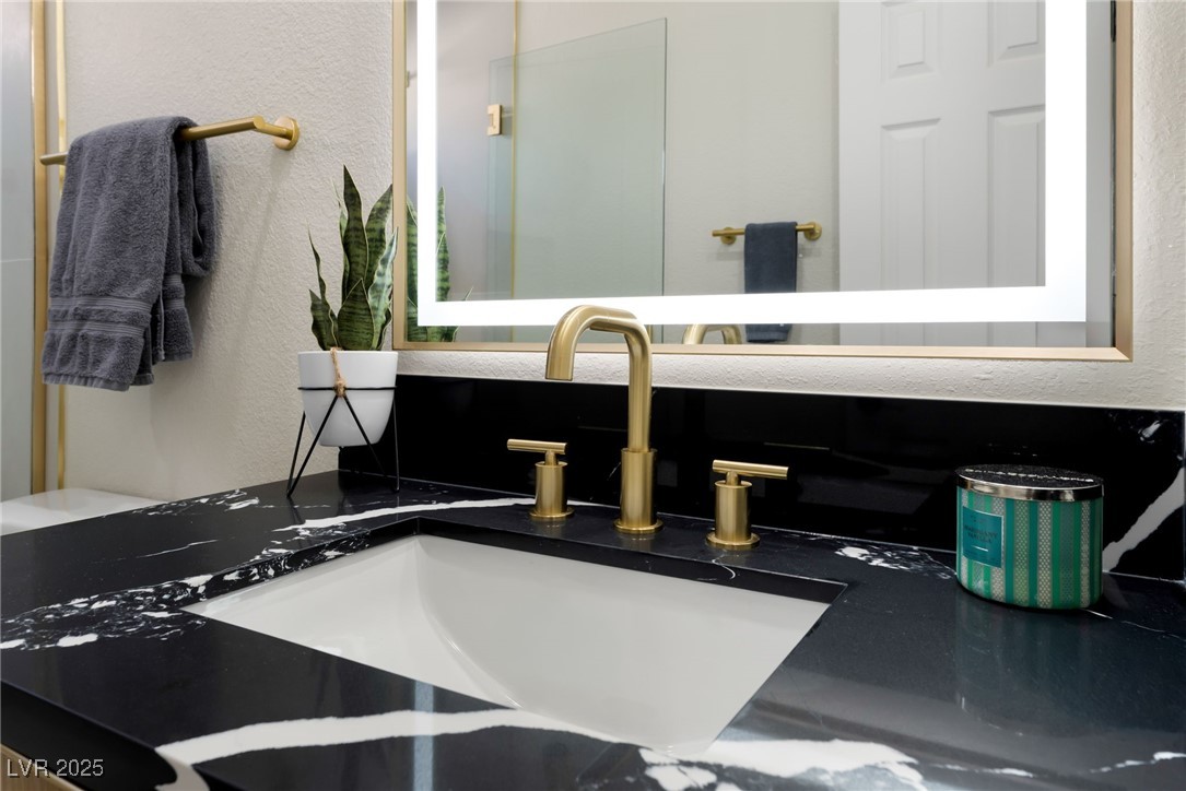 5500 Avenida Vaquero