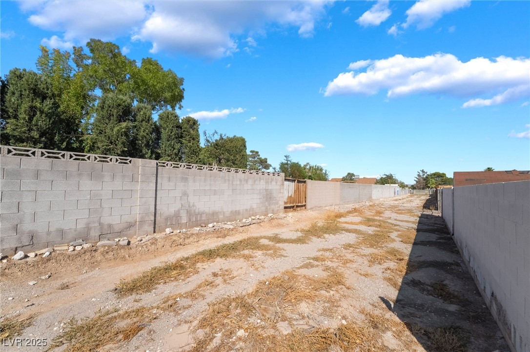 5500 Avenida Vaquero