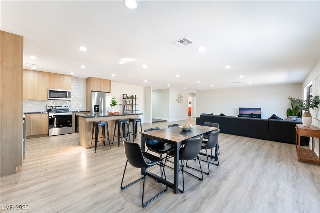 5500 Avenida Vaquero