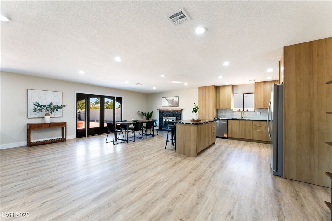 5500 Avenida Vaquero