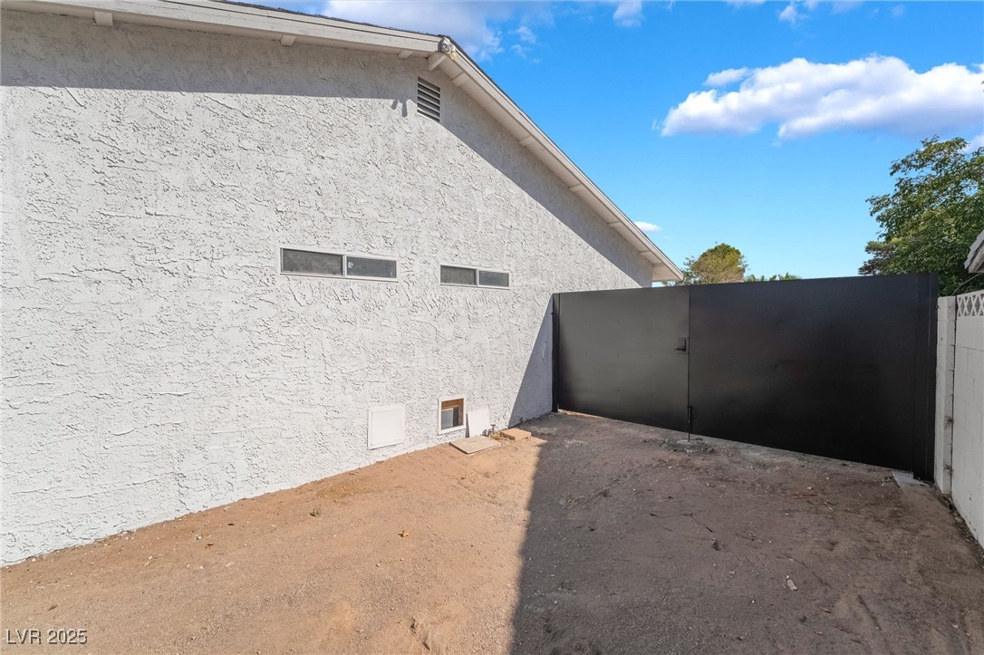 5500 Avenida Vaquero