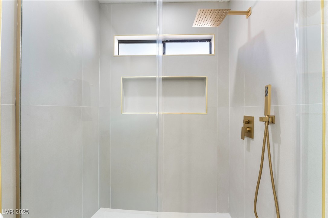 5500 Avenida Vaquero