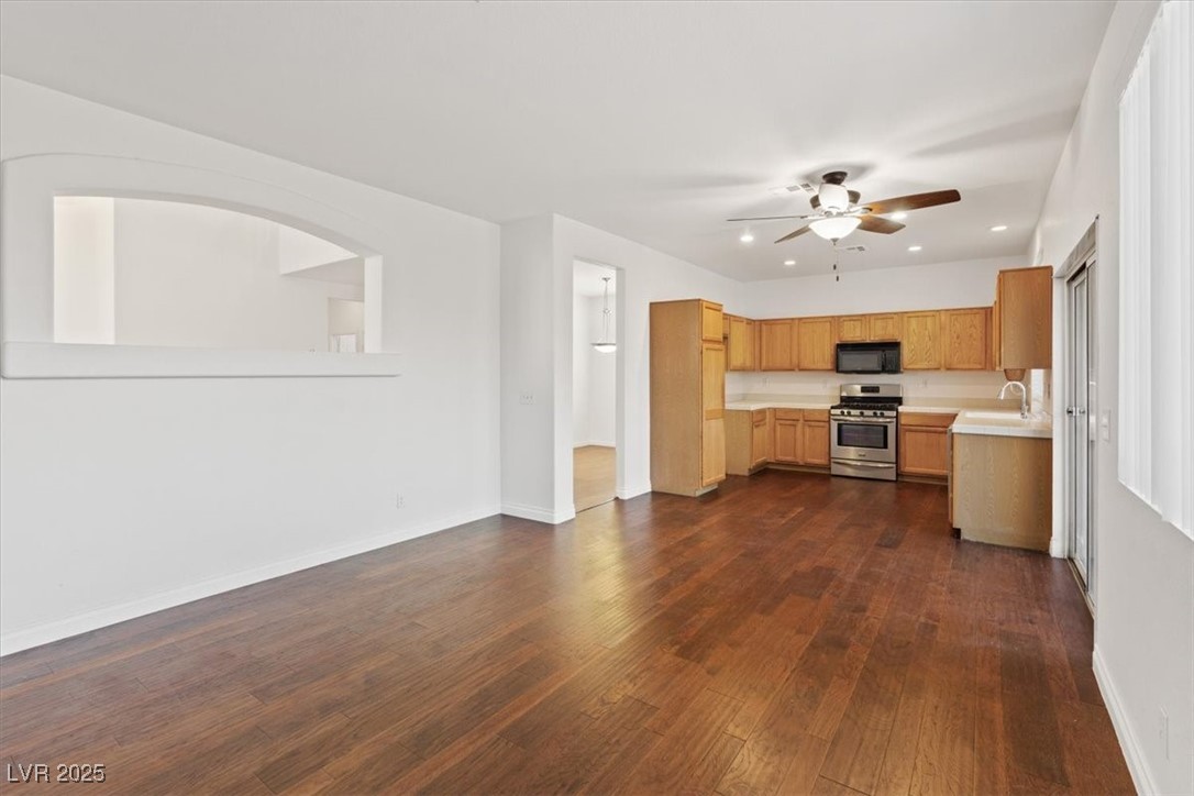 3560 Unique Way