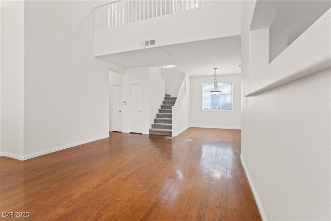 3560 Unique Way