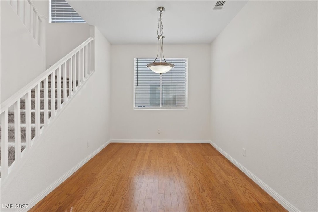 3560 Unique Way