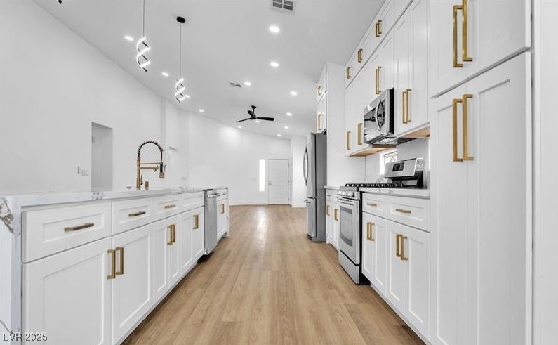 8233 Valley Stream Avenue