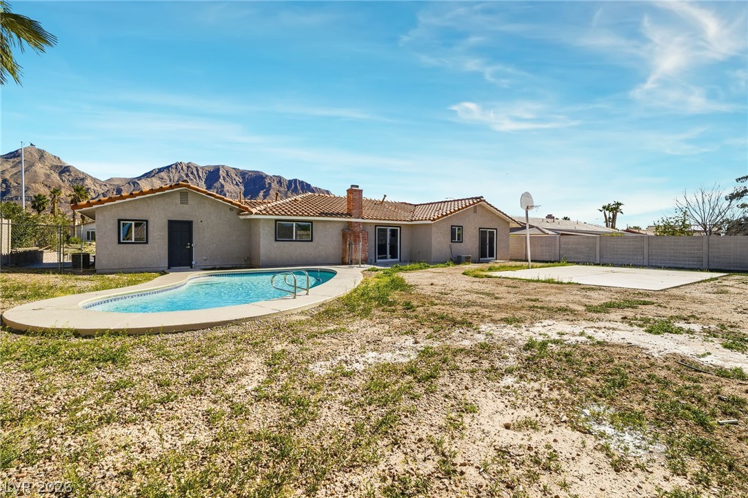 1295 Los Meadows Drive