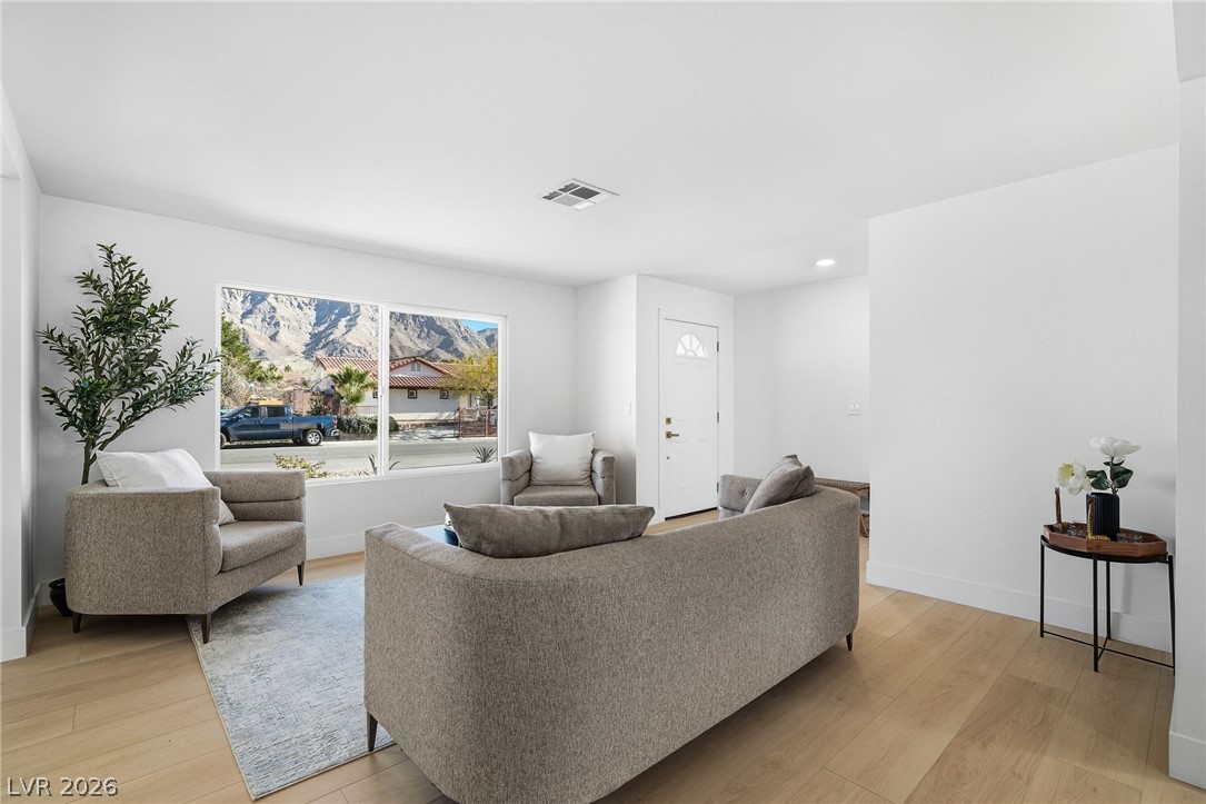 1295 Los Meadows Drive