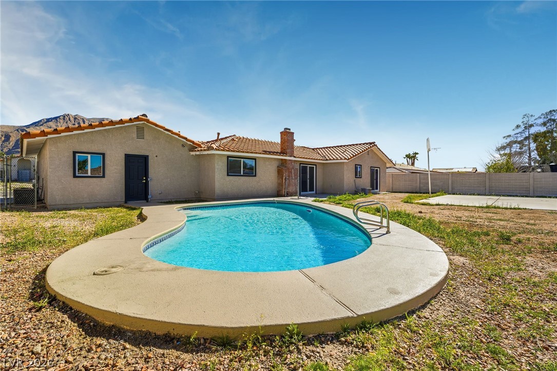 1295 Los Meadows Drive