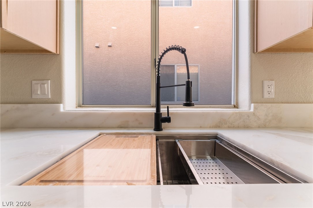 3925 Canyon Meadows Court