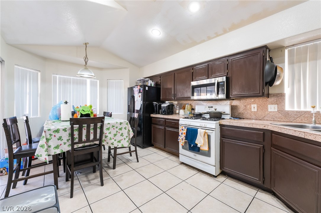 3112 Asher Lane
