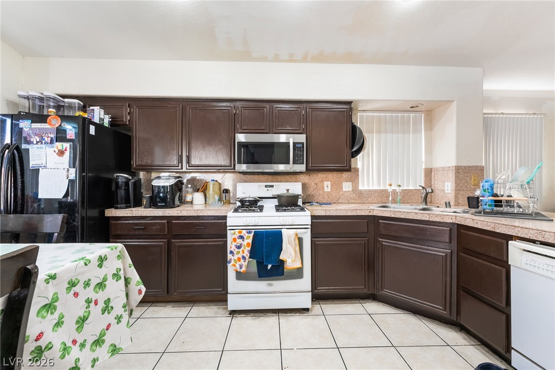 3112 Asher Lane