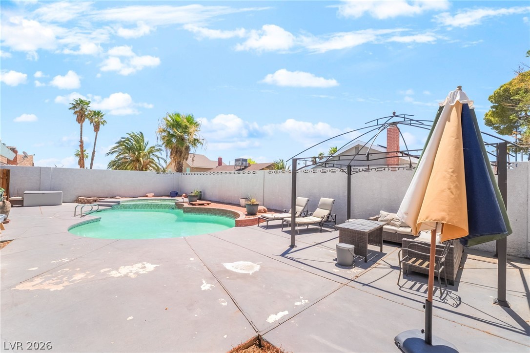 6999 Mountain Moss Drive