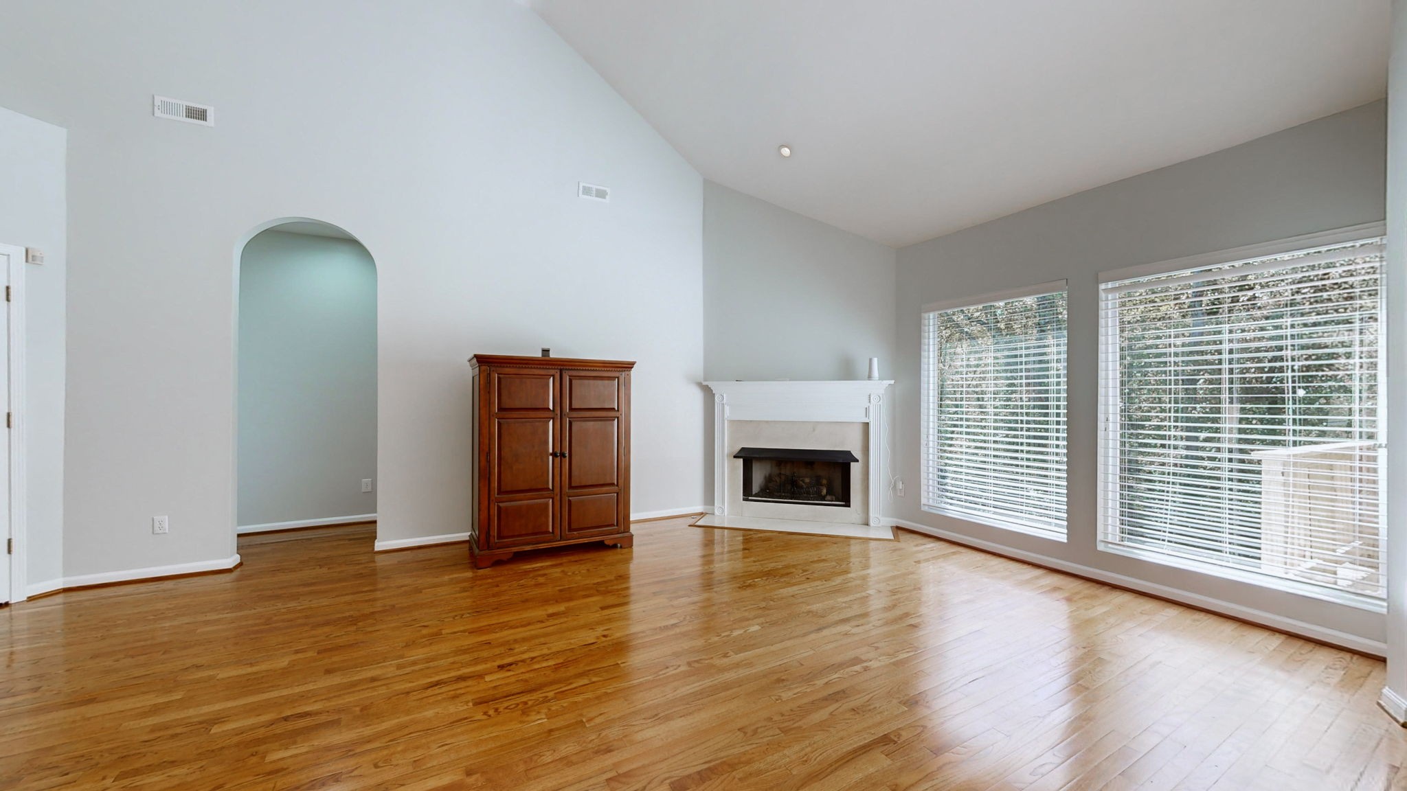 7141 Forrest Oaks Dr