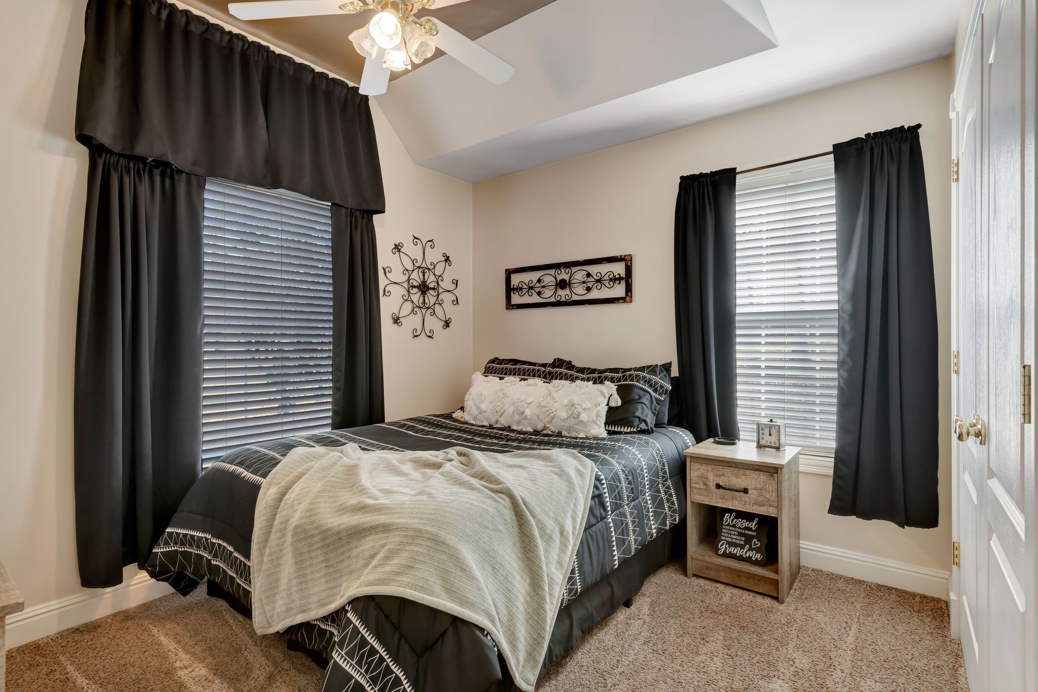 324 Spring Valley Dr