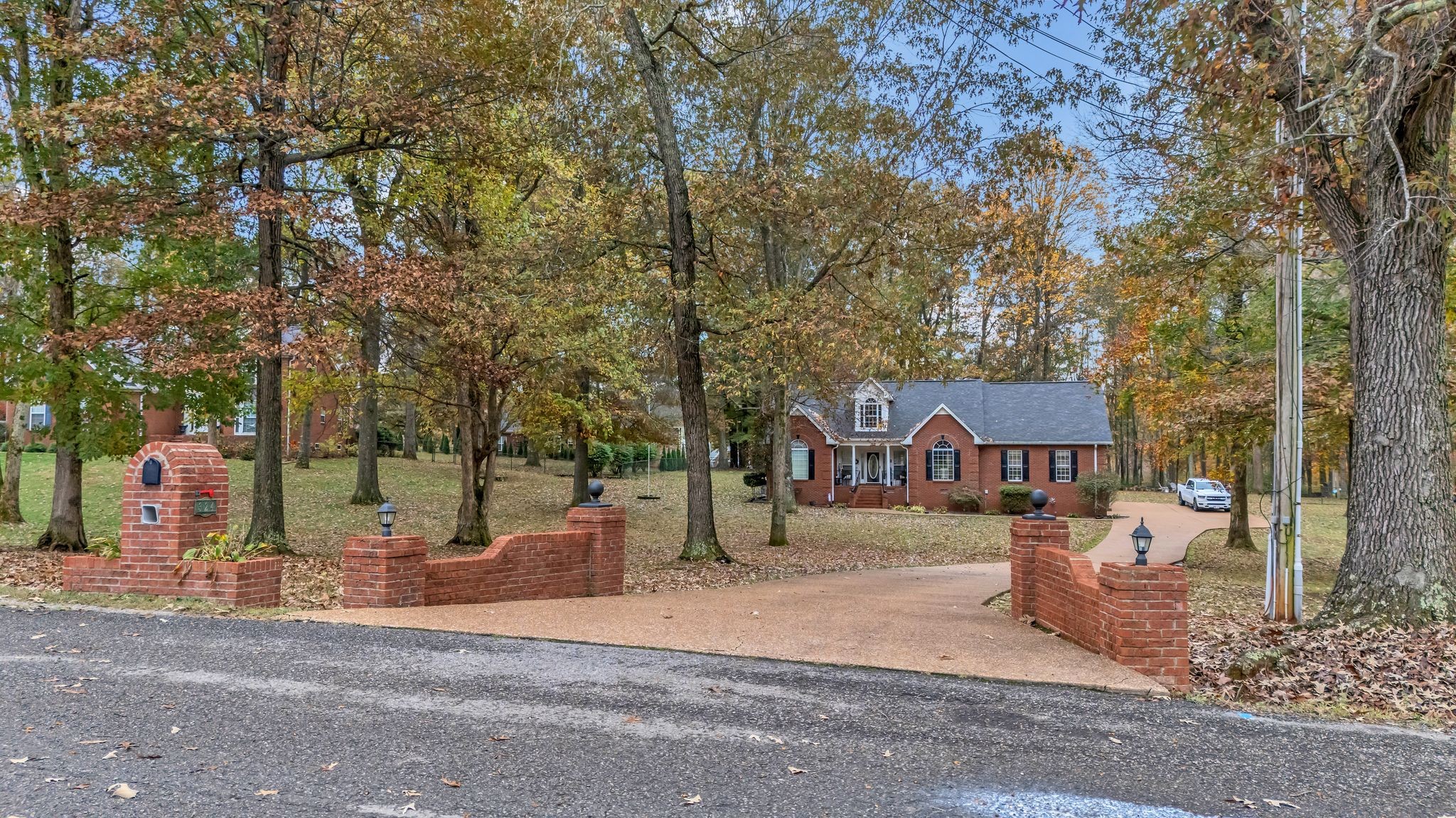 324 Spring Valley Dr