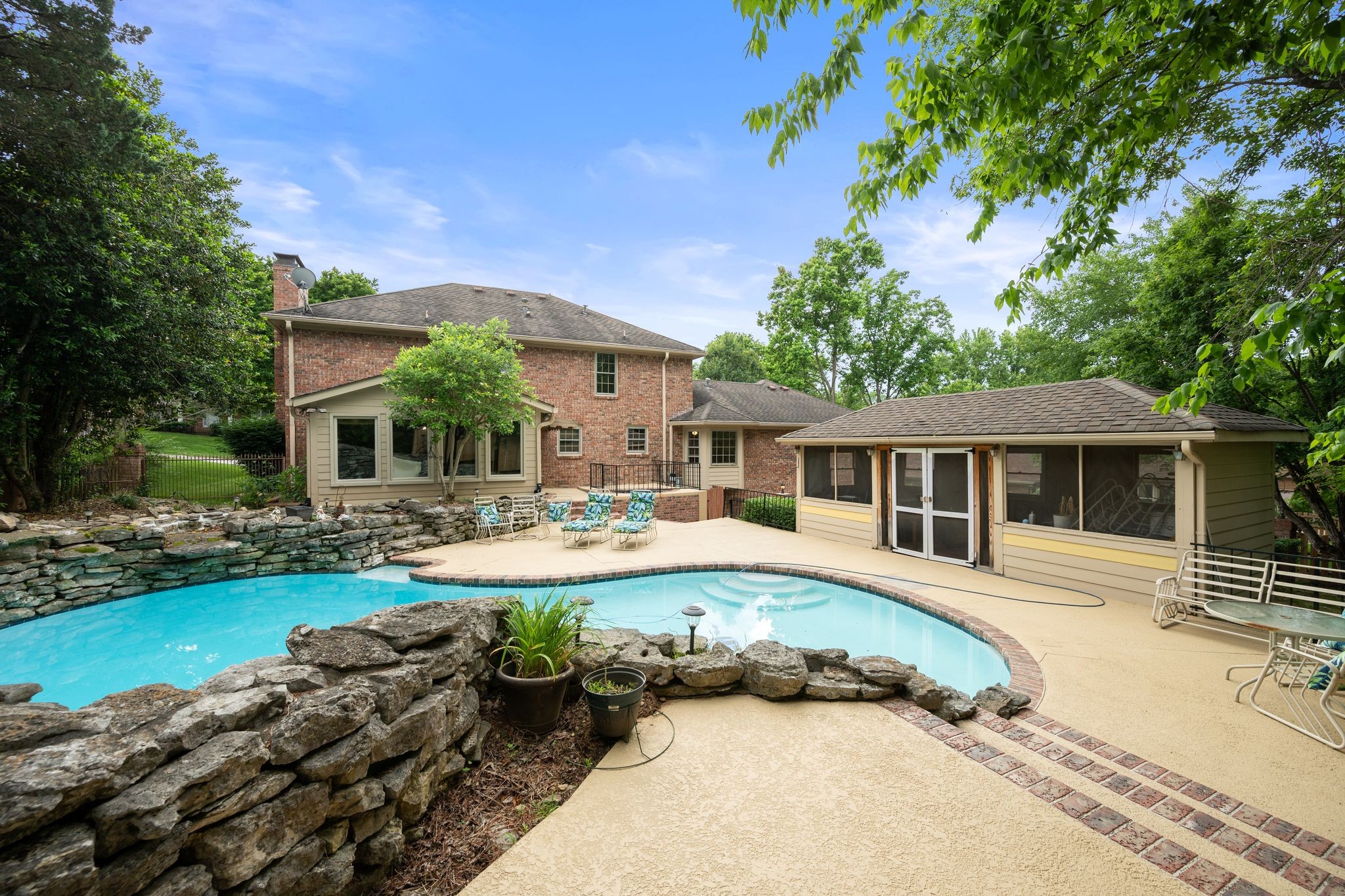 5712 Spring House Way