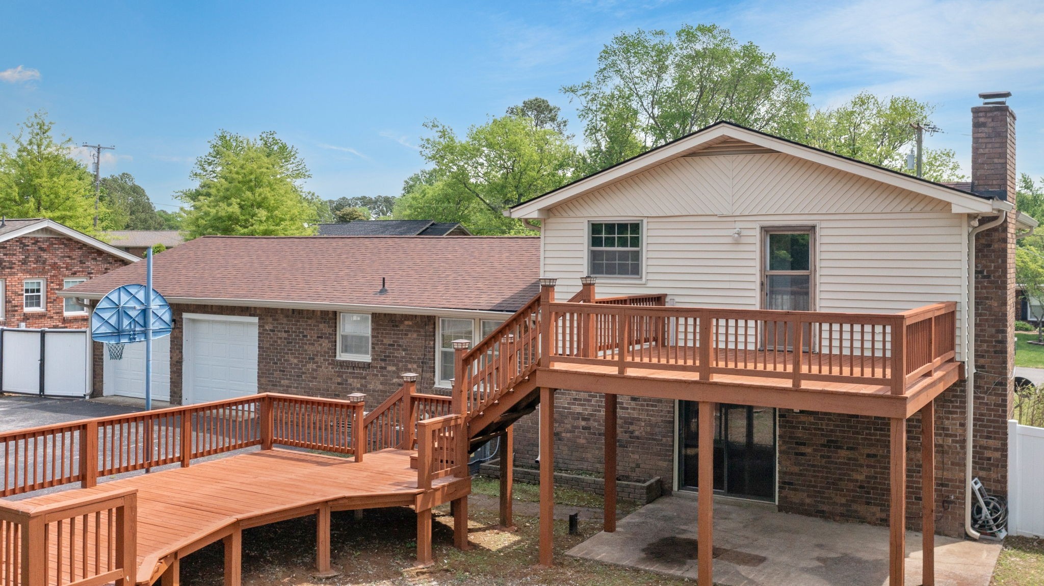4534 Baton Rouge Dr