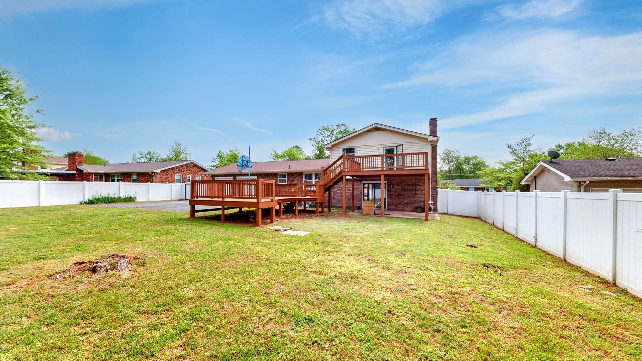 4534 Baton Rouge Dr