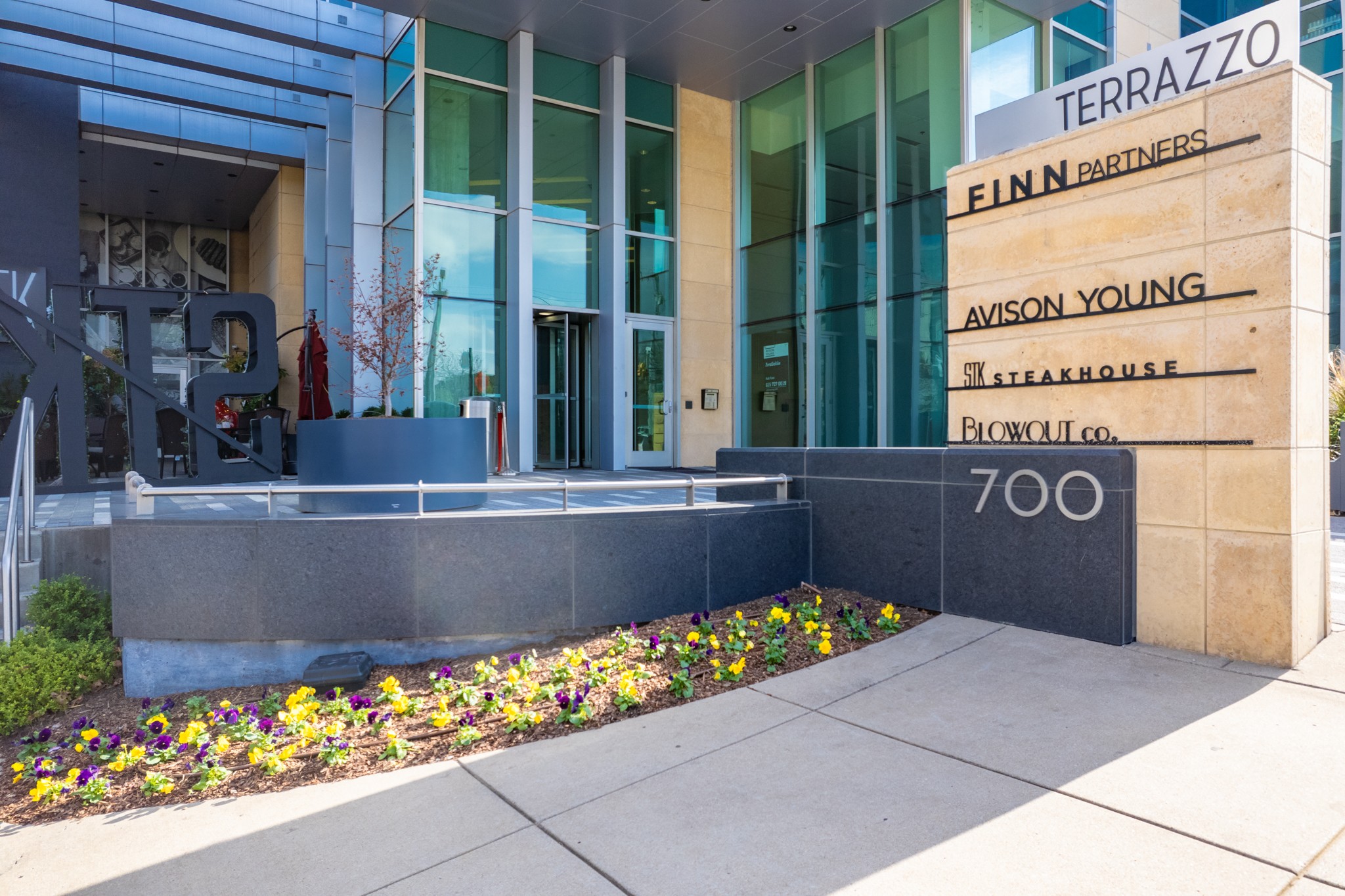 700 12th Ave, S Unit: 905