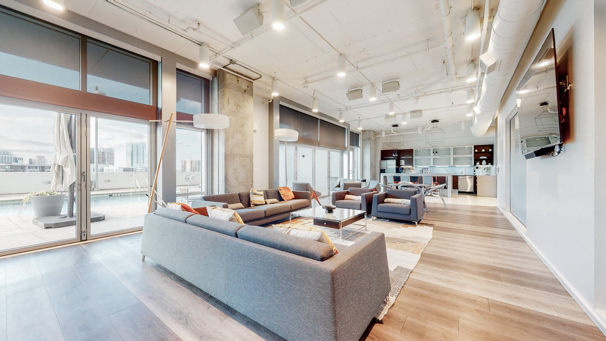 700 12th Ave, S Unit: 905